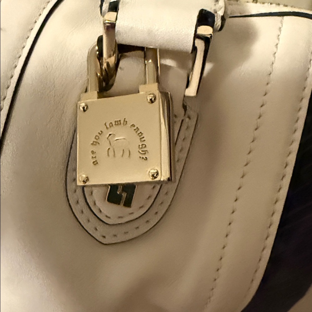 LAMB Elegant White and Navy Designer Handbag - Picture 5 of 6
